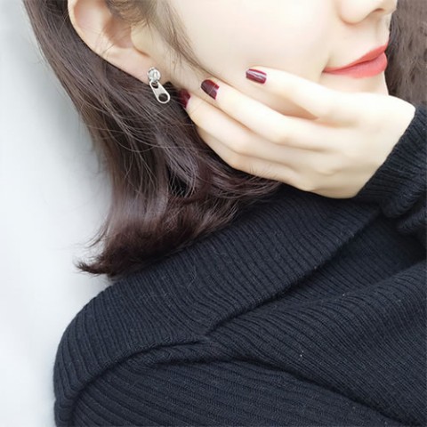 【＃kawaiiiii!】ジッパーピアス （シルバー）